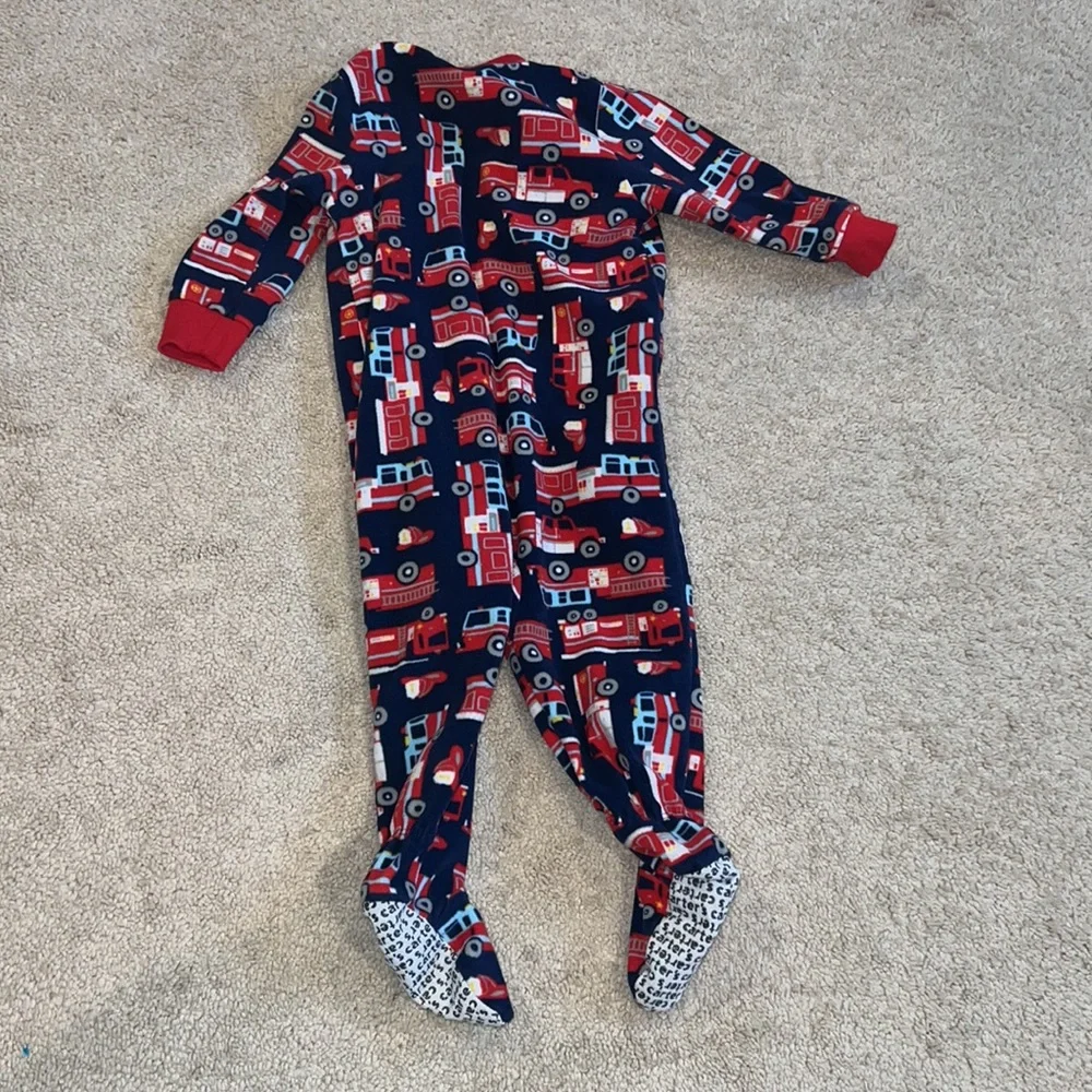 Bundle of Carter’s 12 month clothes - Picture 14 of 16